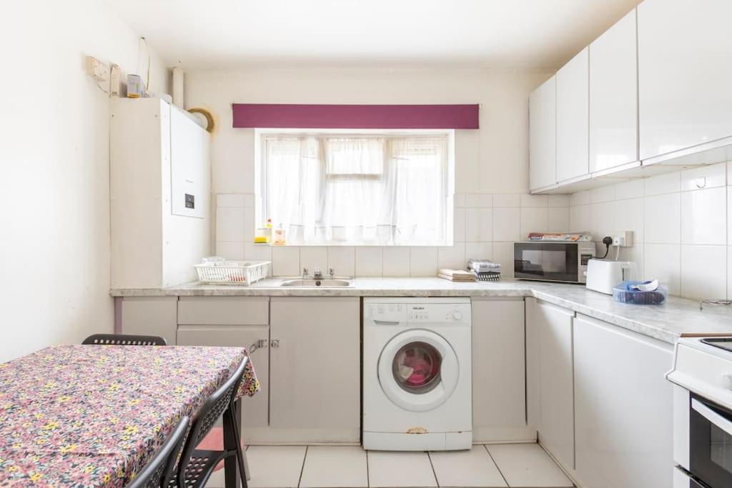 Cosy 1 Bedroom Flat Near Barking Town Centre Экстерьер фото